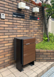 宅配ポストを取り付けました