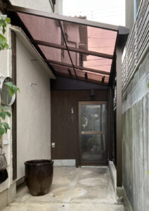 腐食に強いテラス屋根で安全・快適に